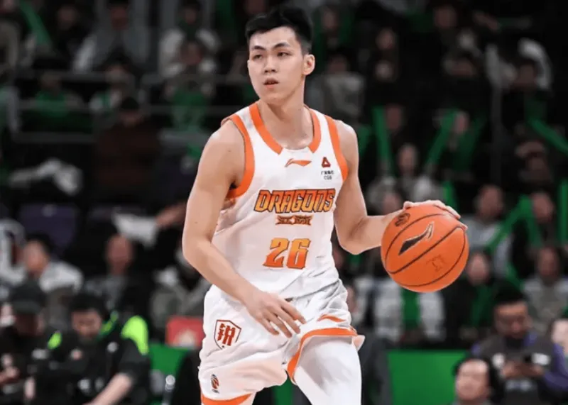 这也行？新疆广汇复出首秀备战NBA总决赛马赛手感冰凉备战CBA常规赛，勒沃库森围绕中超战术微调的简单介绍