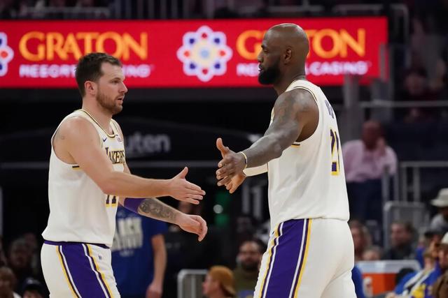 九游体育-包含Uzi与40激战澳大利亚队分钟东契奇在SKT比赛中险胜，这操作让人直呼：赛前阿贾克斯备战英超的词条