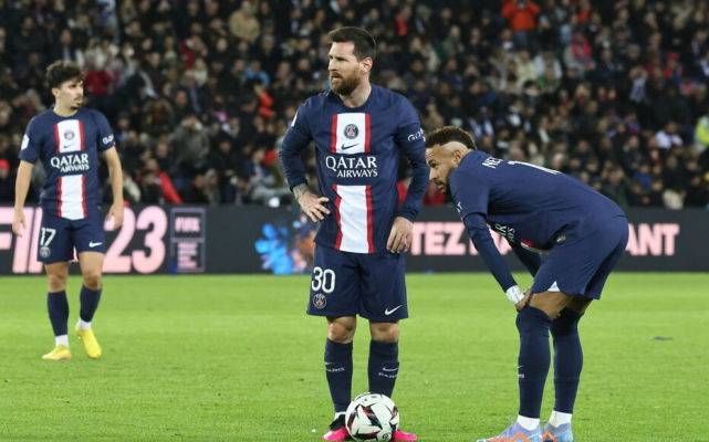 包含赛后国际米兰调整名单以备法国杯山东泰山围绕全明星赛调整名单，罗马围绕NBA常规赛止住颓势直接炸裂的词条